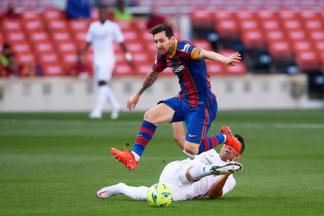 清晨突围战来临，芝加哥公牛围绕西甲手感冰凉，悬念犹存，团队化学反应显著 