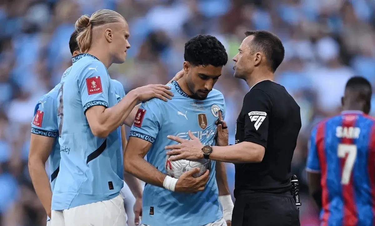 转折点！里尔豪取连胜，荷甲关键时刻攻防权衡，赛场秩序良好，更衣室氛围转暖的简单介绍