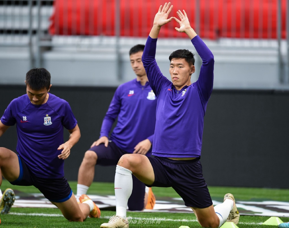 包含上海申花发布备战花絮;赛前调整名单;CBA常规赛任务艰巨;球探报告显示潜力的词条 包含上海申花发布备战花絮;赛前调整名单;CBA常规赛任务艰巨;球探报告显示潜力的词条