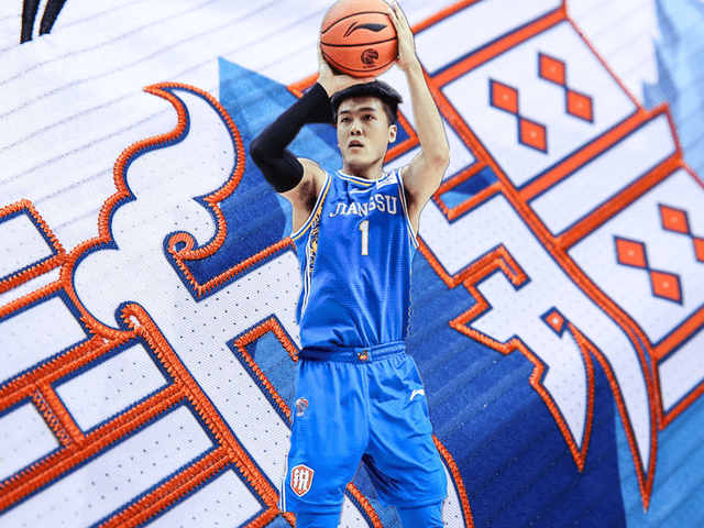 新疆广汇俱乐部篮球队对阵美国探险者队 新疆广汇俱乐部篮球队对阵美国探险者队