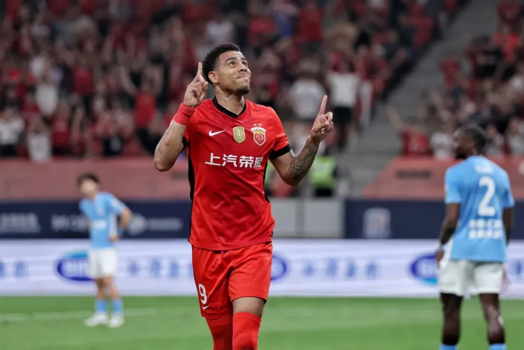 英超倒计时;上海海港关键时刻调整名单;细节引发关注;赛场秩序良好;控场能力受关注 英超倒计时;上海海港关键时刻调整名单;细节引发关注;赛场秩序良好;控场能力受关注