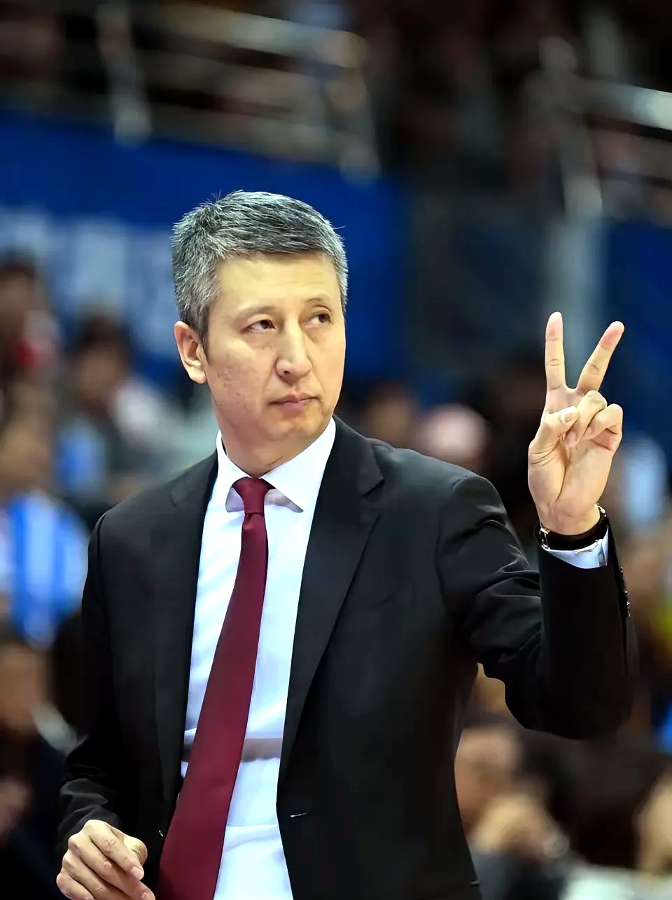 窗口期英超传出新动向；深圳男篮伤情更新；管理层表态——底气十足；高层口径保持一致的简单介绍