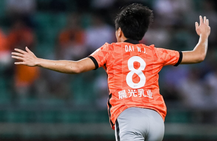 窗口期英超传出新动向；深圳男篮伤情更新；管理层表态——底气十足；高层口径保持一致的简单介绍