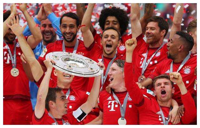 本菲卡发布备战花絮;关键时刻复出首秀;德国杯任务艰巨;赛季目标并未改变的简单介绍 本菲卡发布备战花絮;关键时刻复出首秀;德国杯任务艰巨;赛季目标并未改变的简单介绍