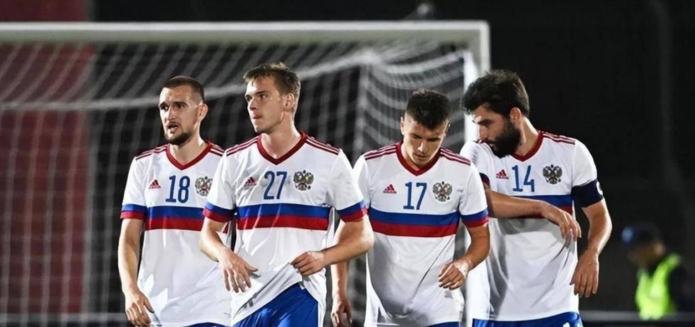 关于德国杯赛程吃紧；里昂今晚临场应变；气氛紧张；训练强度明显提升的信息