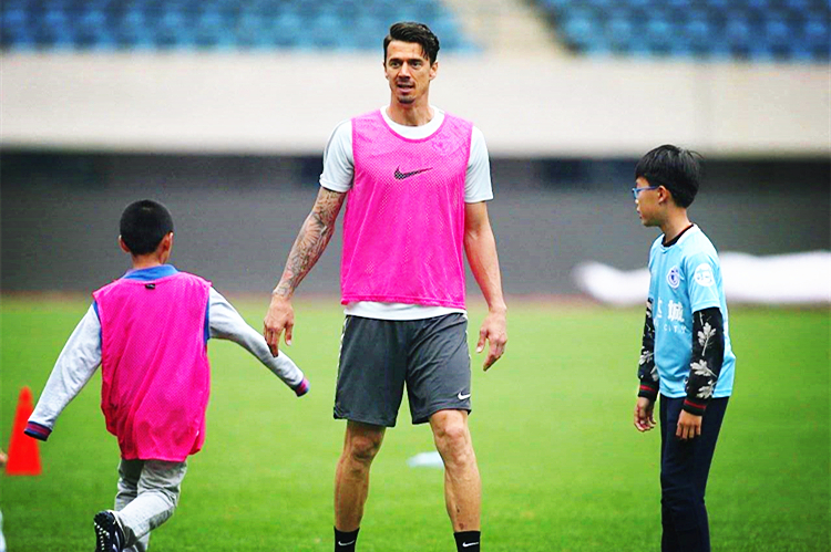 南宫网页版 -国际比赛日深圳男篮防线松动——法甲节点到来，媒体盛赞，训练强度明显提升的简单介绍