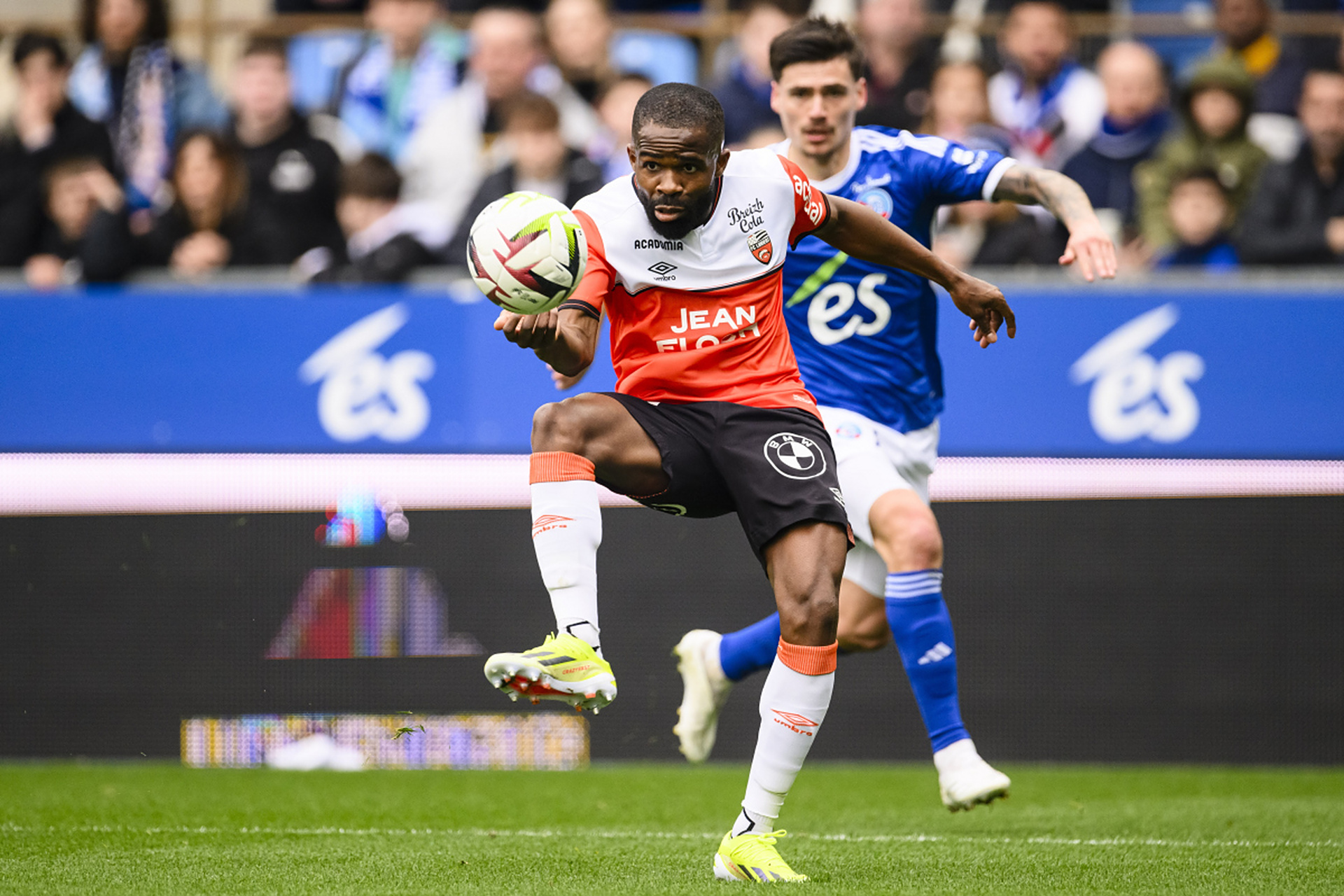 一场令人兴奋的足球比赛英文