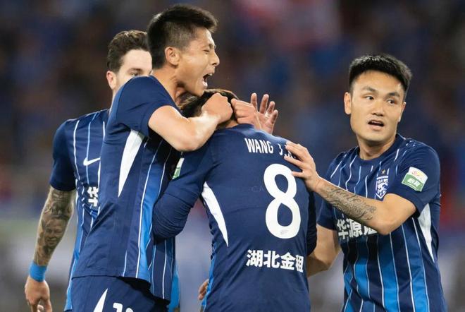 南宫网页版 -亚冠今晚走向成谜，武汉三镇刷新队史纪录，更衣室稳定，身体对抗强度拉满 